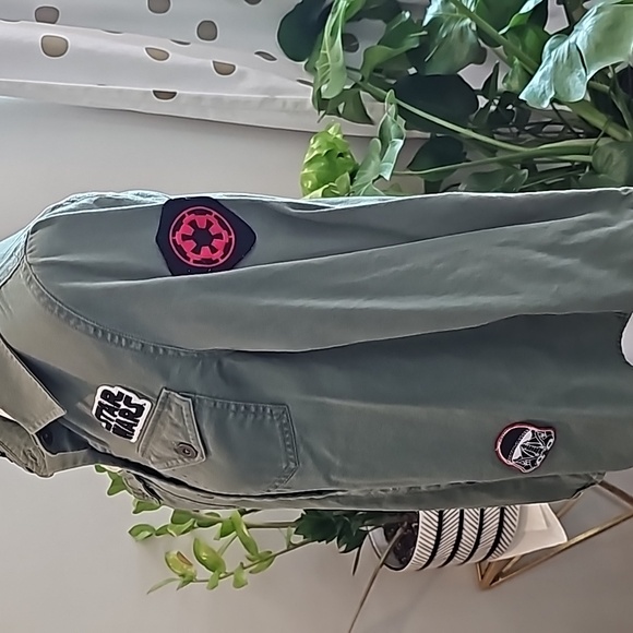 Star Wars nerd fun button up - Picture 6 of 7